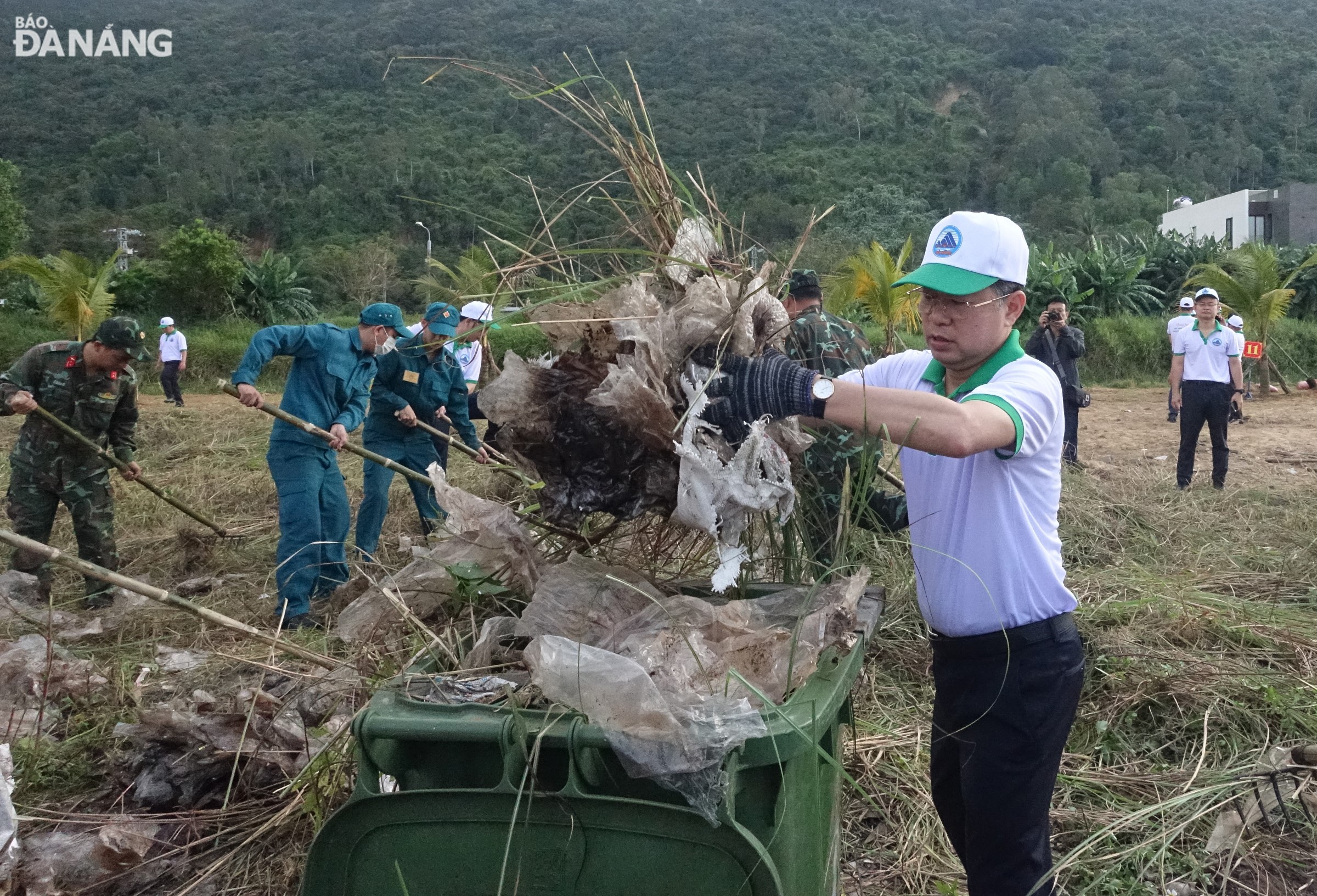 Đà Nẵng phát động phong trào bảo vệ môi trường kết hợp ra quân Tết trồng cây