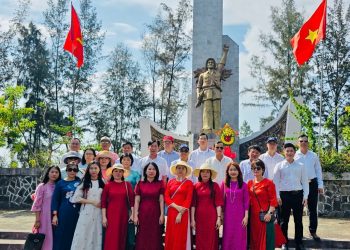 CHI BỘ TRUNG TÂM VĂN HÓA – ĐIỆN ẢNH THÀNH PHỐ ĐÀ NẴNG TỔ CHỨC SINH HOẠT CHUYÊN ĐỀ TẠI TƯỢNG ĐÀI CHIẾN THẮNG BỒ BỒ