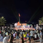 ÂM NHẠC ĐƯỜNG PHỐ: BÙNG NỔ VỚI ĐÊM NHẠC ROCK BÊN BỜ BIỂN