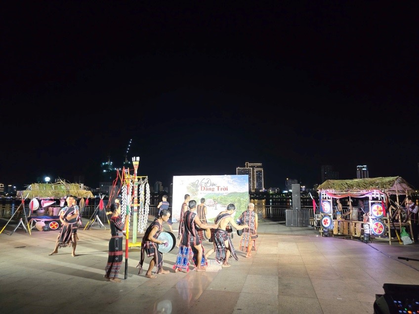 “Vũ điệu dâng trời” – Thanh âm đại ngàn giữa lòng thành phố biển Đà Nẵng