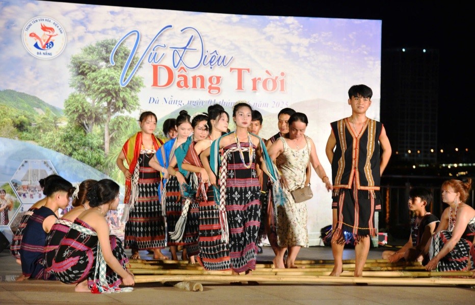 “Vũ điệu dâng trời” – Thanh âm đại ngàn giữa lòng thành phố biển Đà Nẵng