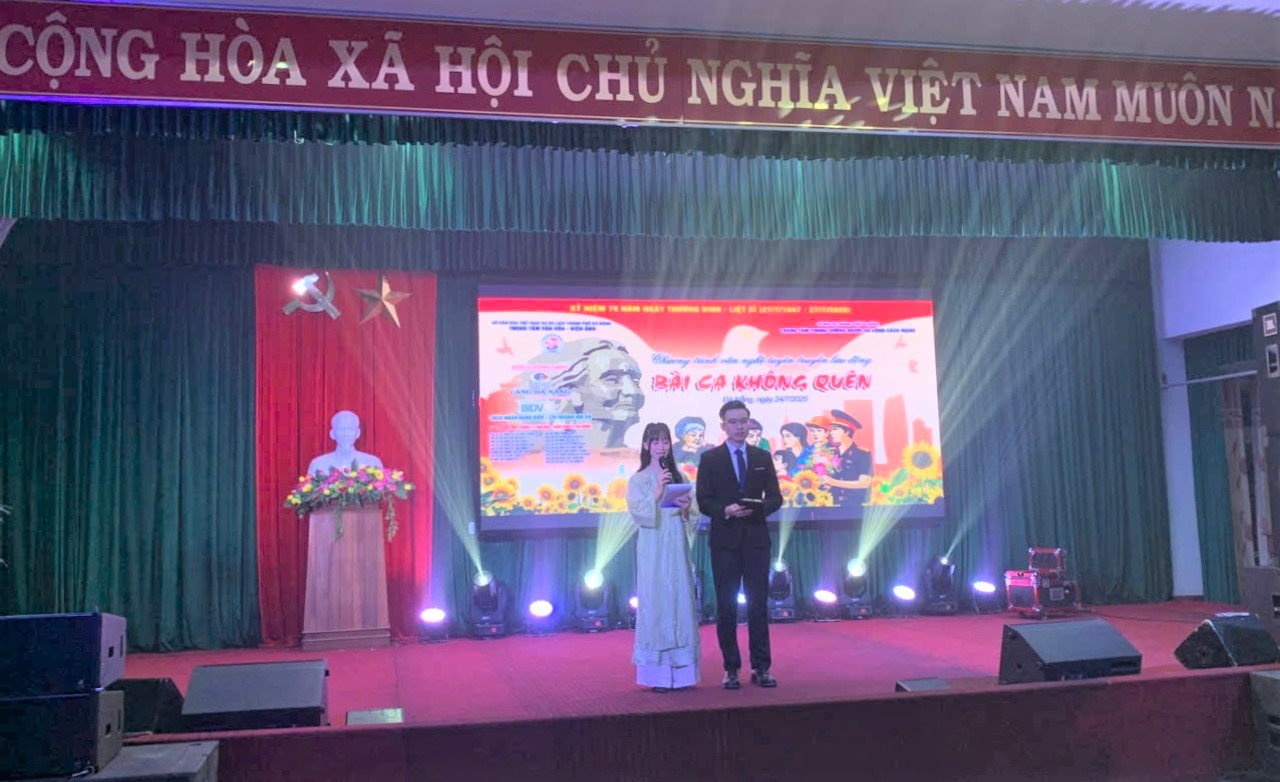 Chương trình Tuyên truyền lưu động với chủ đề “Bài ca không quên”