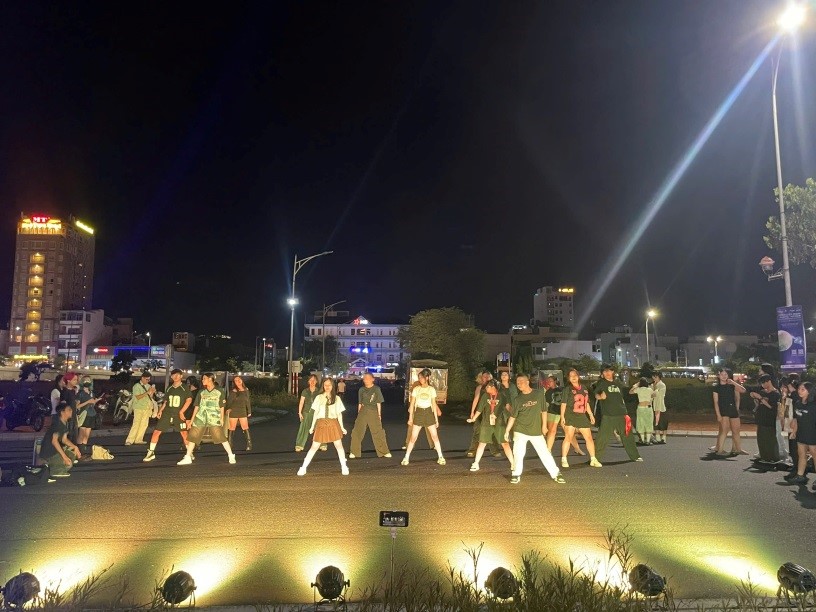 Chương trình Kpop Random Dance