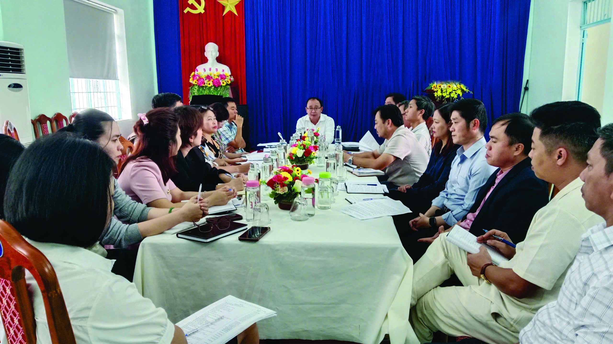 Họp giao ban đánh giá tình hình công tác thời gian qua và triển khai kế hoạch hoạt động 02 tháng cuối năm 2025 (tháng 11,12/2025)