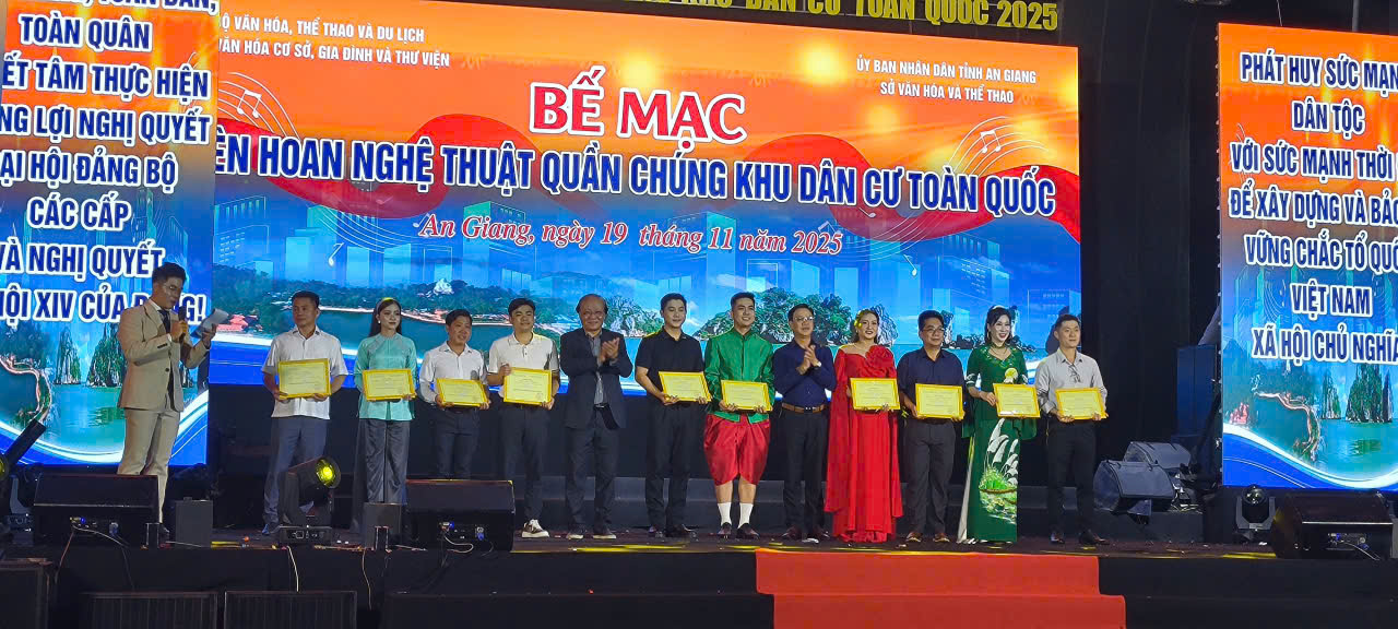 Đoàn Nghệ thuật quần chúng khu dân cư thành phố Đà Nẵng đạt thành tích cao tại Liên hoan nghệ thuật quần chúng Khu dân cư toàn quốc năm 2025