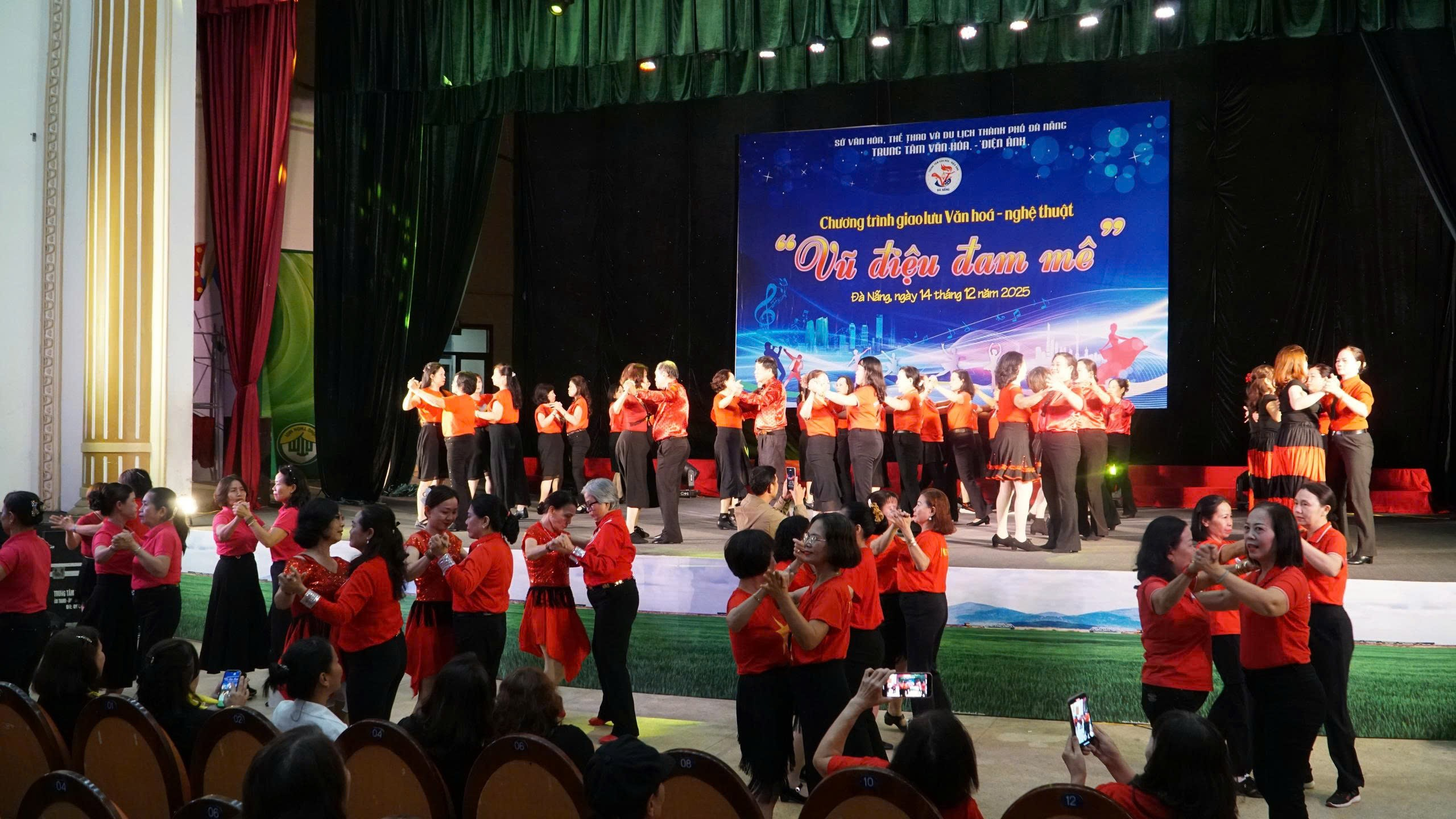 “Vũ điệu đam mê” – Không gian giao thoa của nhịp điệu và cảm xúc