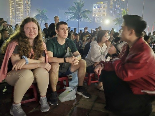 SẮC MÀU ÂM NHẠC ĐƯỜNG PHỐ BÊN BỜ BIỂN ĐÀ NẴNG