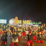 ÂM NHẠC ĐƯỜNG PHỐ TẠI QUẢNG TRƯỜNG 24/3, PHƯỜNG BÀN THẠCH