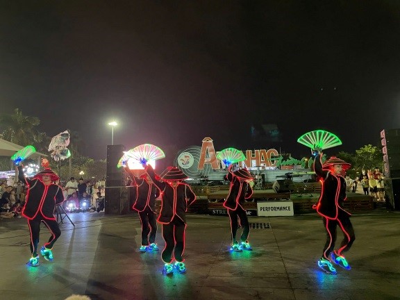 ÂM NHẠC ĐƯỜNG PHỐ TẠI QUẢNG TRƯỜNG 24/3, PHƯỜNG BÀN THẠCH