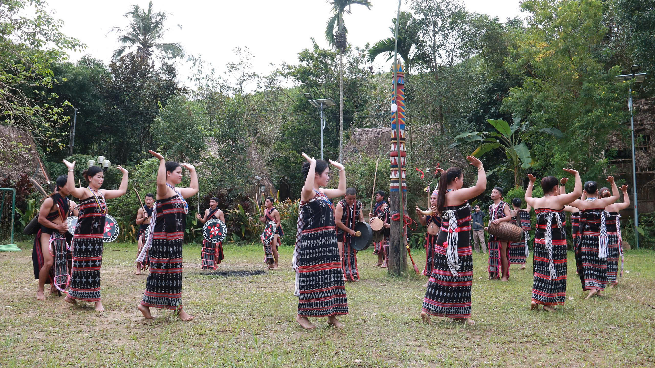 Đà Nẵng tham gia hoạt động “Đại đoàn kết – tinh hoa văn hoá các dân tộc Việt Nam” tại Làng Văn hoá Du lịch các dân tộc Việt Nam năm 2025