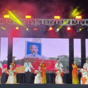 Chương trình tuyên truyền lưu động tại xã Trà Tân với chủ đề: “Mùa xuân dâng Đảng”