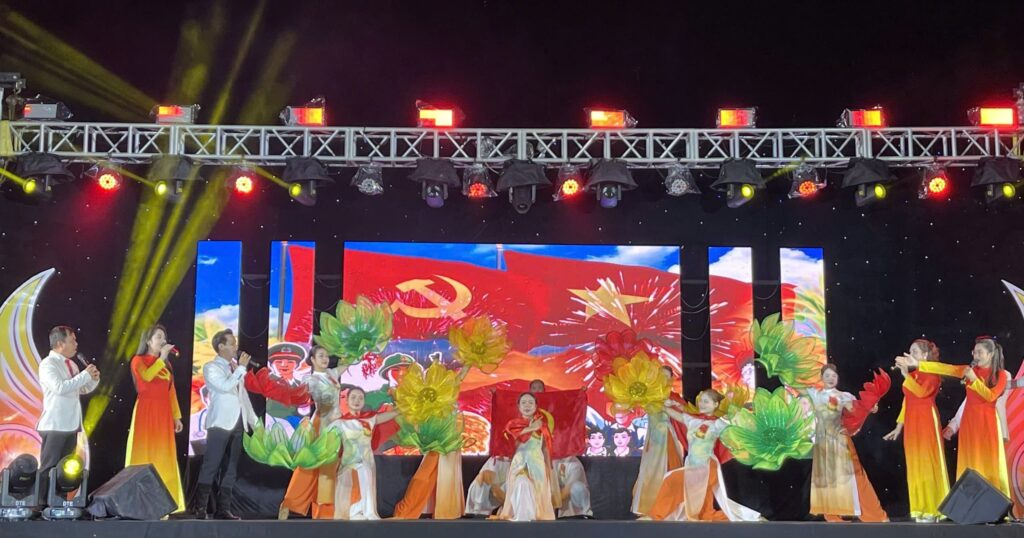 Chương trình tuyên truyền lưu động tại xã Trà Tân với chủ đề: “Mùa xuân dâng Đảng”