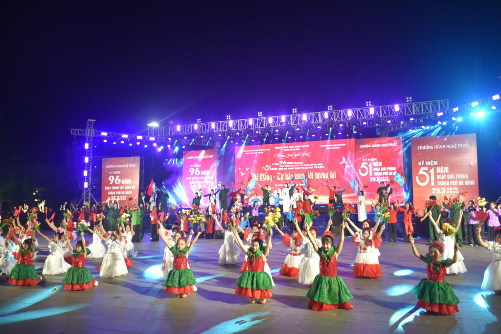 Chương trình nghệ thuật với chủ đề “Đà Nẵng – Tự hào vươn tới tương lai”