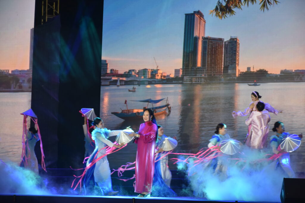 Chương trình nghệ thuật với chủ đề “Đà Nẵng – Tự hào vươn tới tương lai”