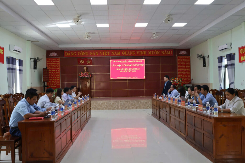 KẾT NỐI ĐƯA ĐỒNG BÀO GIẺ TRIÊNG RA SINH SỐNG TẠI LÀNG VĂN HÓA – DU LỊCH CÁC DÂN TỘC VIỆT NAM