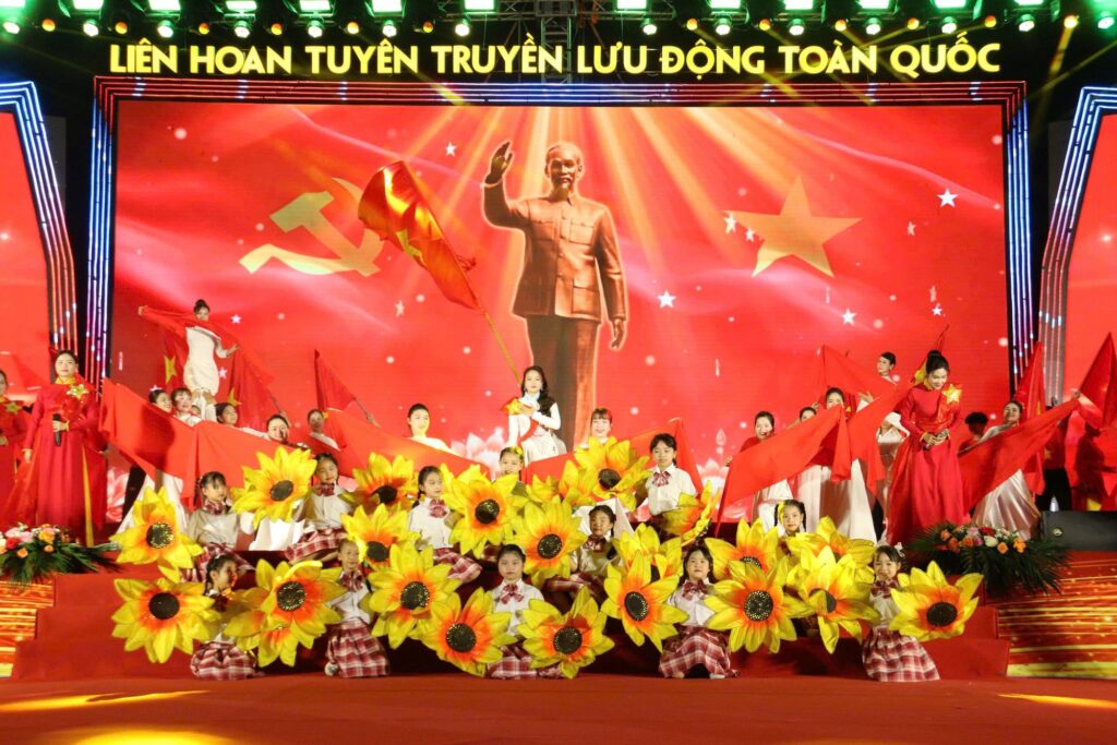 Khai mạc Liên hoan Tuyên truyền lưu động toàn quốc chào mừng thành công Đại hội đại biểu toàn quốc lần thứ XIV của Đảng, cuộc bầu cử đại biểu Quốc hội khóa XVI và HĐND các cấp nhiệm kỳ 2026-2031