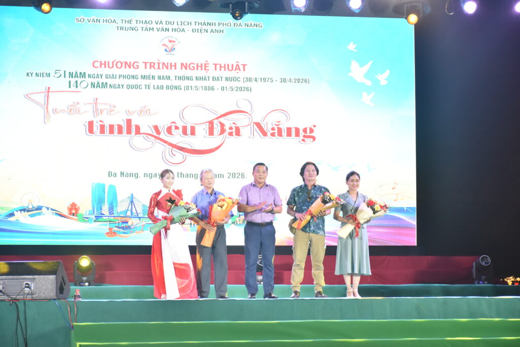 Chương trình nghệ thuật với chủ đề “Tuổi trẻ với tình yêu Đà Nẵng”