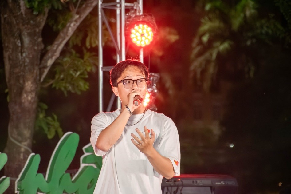 ÂM NHẠC ĐƯỜNG PHỐ TẠI TUYẾN PHỐ ĐI BỘ PHƯỜNG BÀN THẠCH