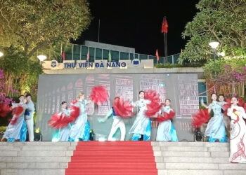 Trung tâm Văn hóa – Điện ảnh thành phố Đà Nẵng tổ chức chương trình văn nghệ với chủ đề: “Lời ca dâng Bác” tại Thư viện Đà Nẵng