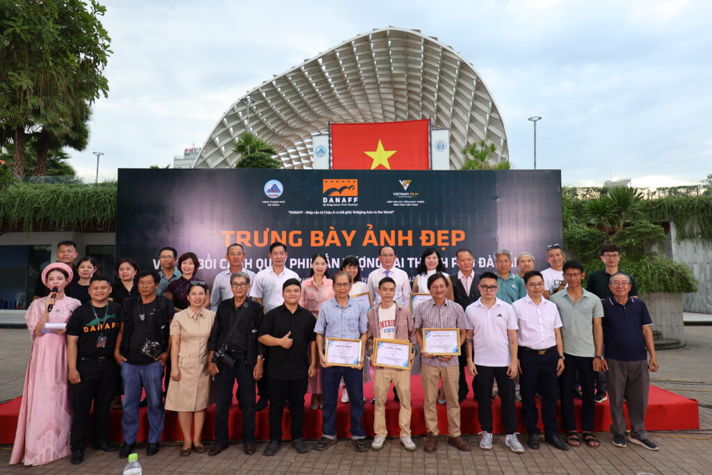 Khai mạc Không gian trưng bày ảnh đẹp về các bối cảnh quay ấn tượng tại thành phố Đà Nẵng năm 2026