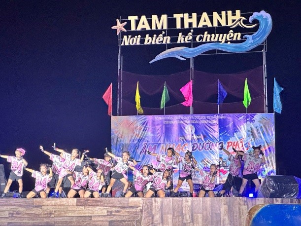 ÂM NHẠC ĐƯỜNG PHỐ HÒA CÙNG LỄ HỘI BIỂN TAM THANH 2026 “BIỂN XANH VẪY GỌI”