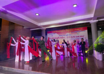 “Tự hào truyền thống – Tiếp bước cha anh”