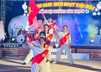 SÔI NỔI CHƯƠNG TRÌNH ÂM NHẠC ĐƯỜNG PHỐ CHÀO MỪNG KỶ NIỆM 81 NĂM CÁCH MẠNG THÁNG TÁM VÀ QUỐC KHÁNH 2/9